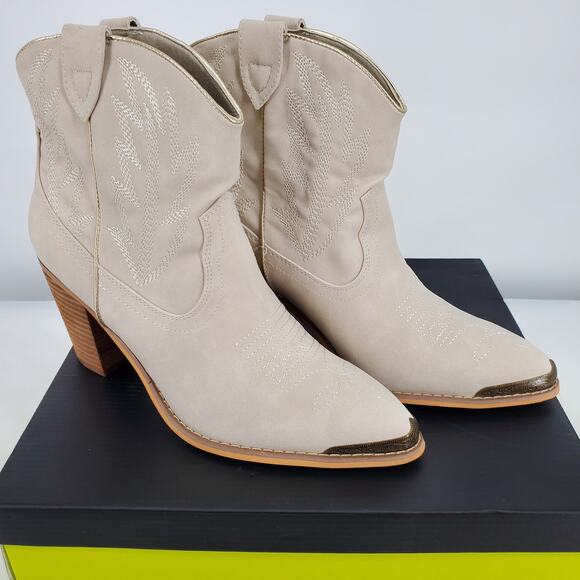 Very Volatile Womens 11 Taylor Western Ankle Boot Off White New In Box - Picture 1 of 8